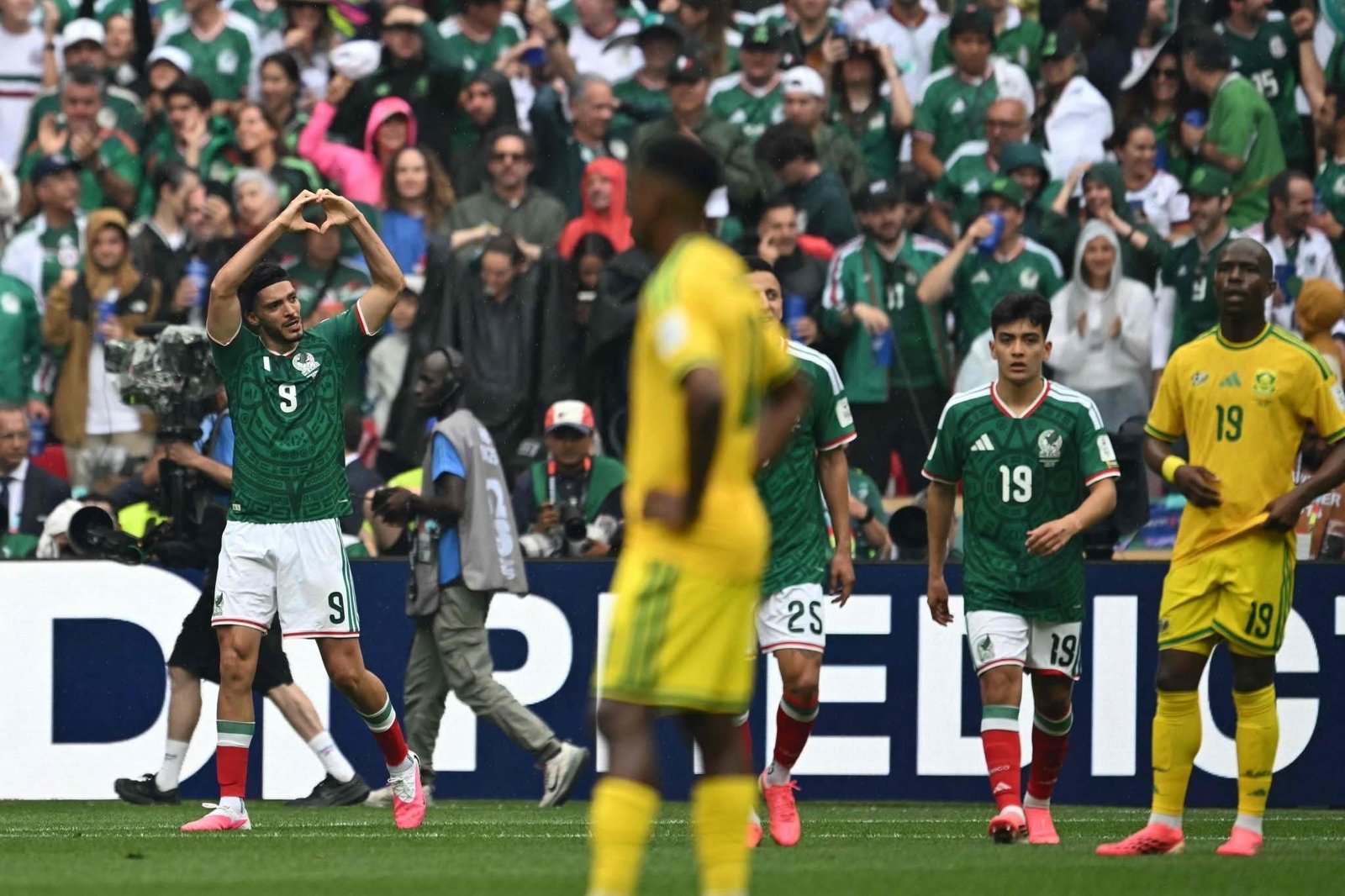 مباراة المكسيك وجنوب أفريقيا