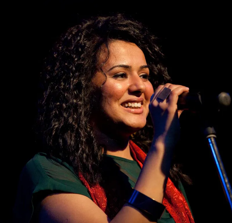 الفنانة دينا الوديدي